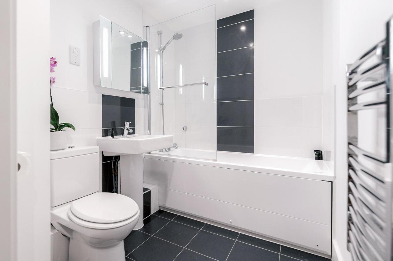 Roomspace Serviced Apartments - Capitol Square إبسوم المظهر الخارجي الصورة